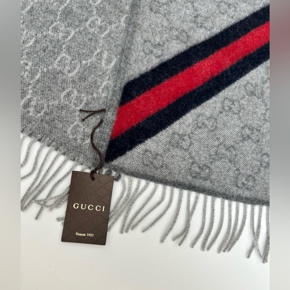 New With Tags Gucci Nikky Wool Alpaca Monogram Web light Gray Scarf Shawl Fringe - Picture 7 of 12